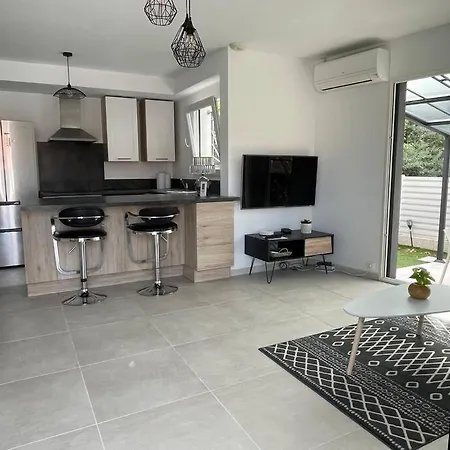Duplex De 80m2 , Jardin Arbore, 10 Min Des Plages